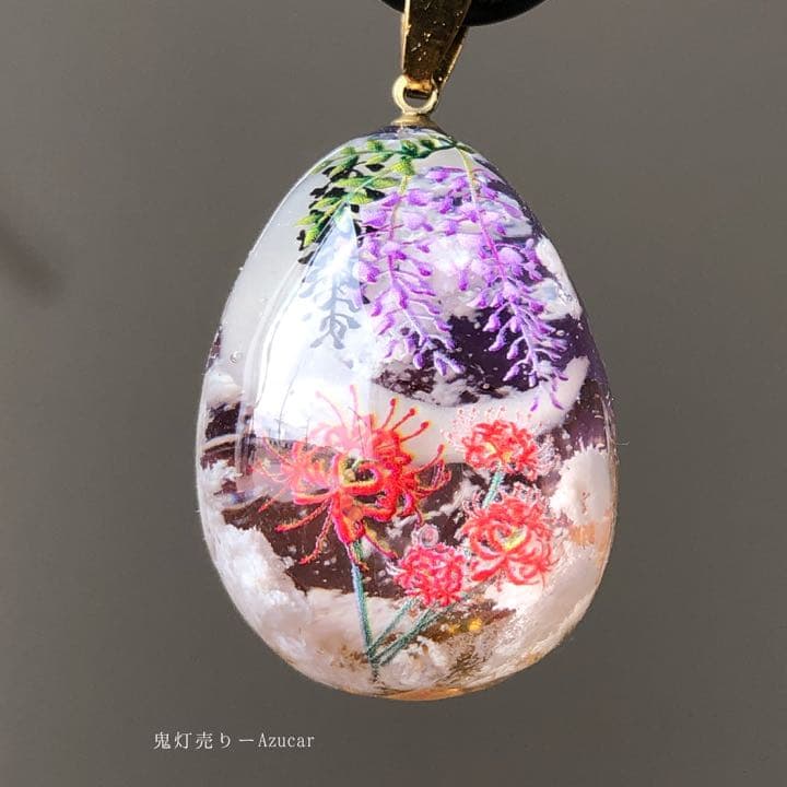 紅の彼岸花と藤の恋　雲レジンとオルゴナイトの蓄光ネックレス