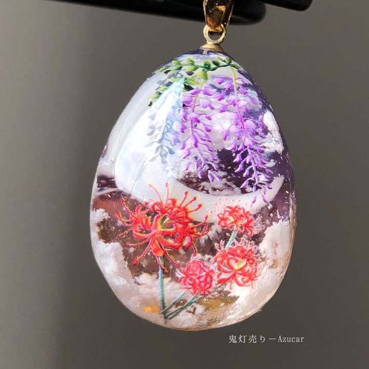 紅の彼岸花と藤の恋　雲レジンとオルゴナイトの蓄光ネックレス