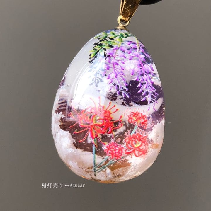 紅の彼岸花と藤の恋　雲レジンとオルゴナイトの蓄光ネックレス