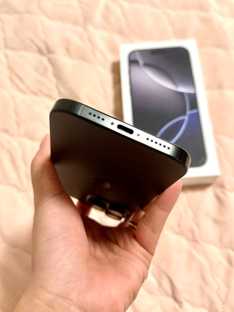 こ*ろ様 iPhone 16Pro MAX 256GB ブラック ケース付き