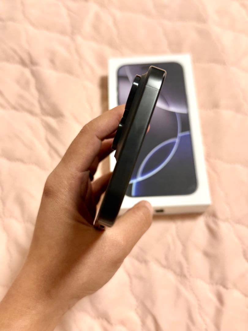 こ*ろ様 iPhone 16Pro MAX 256GB ブラック ケース付き
