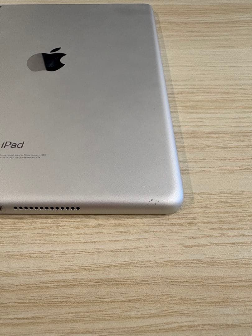 Apple iPad 第6世代 32GB Wi-Fiモデル シルバー