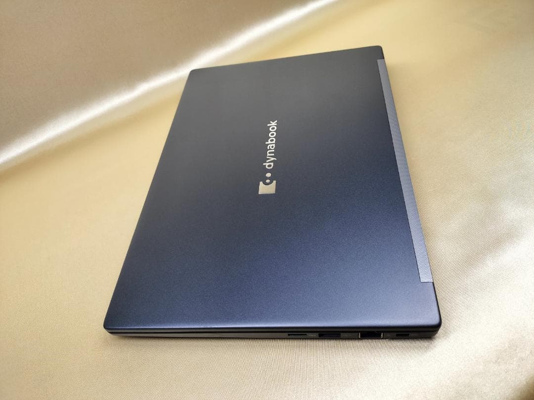 東芝　Dynabook G83/KW　高性能　2023年モデル(K-225)