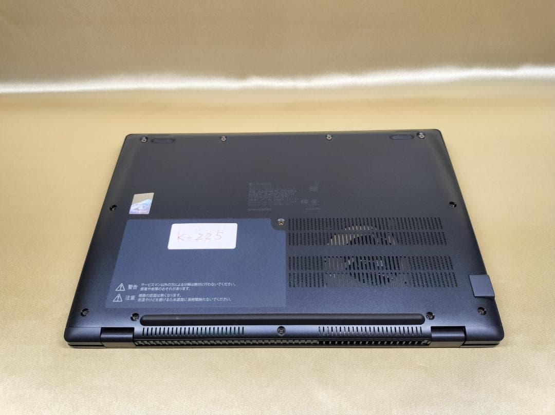東芝　Dynabook G83/KW　高性能　2023年モデル(K-225)