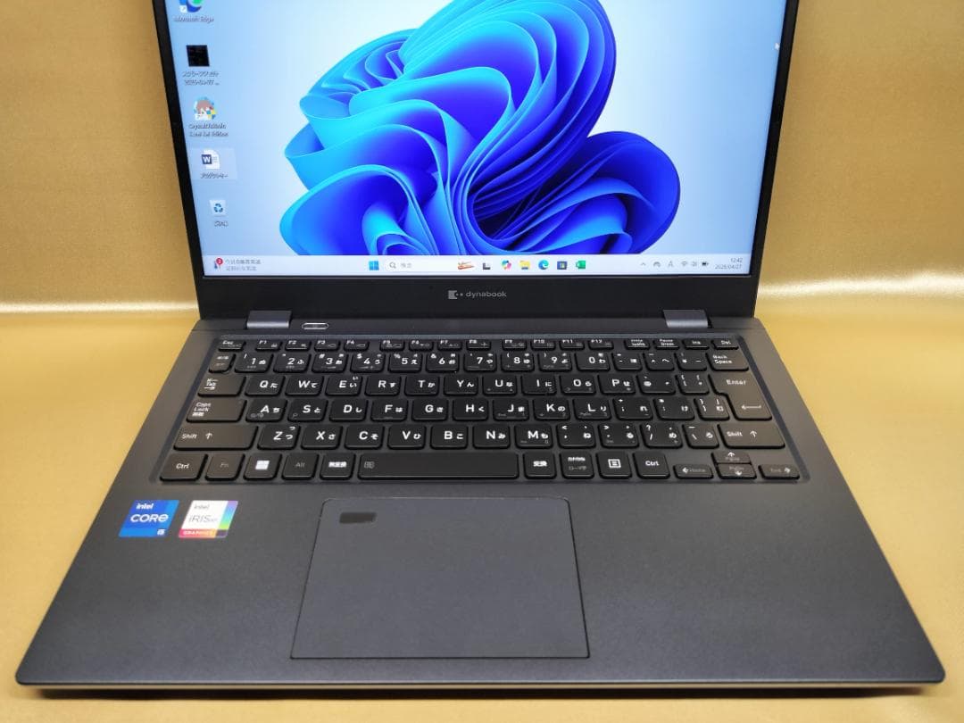 東芝　Dynabook G83/KW　高性能　2023年モデル(K-225)
