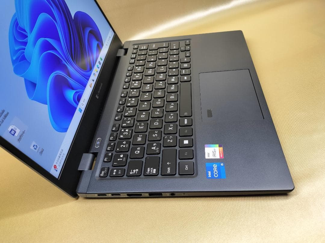 東芝　Dynabook G83/KW　高性能　2023年モデル(K-225)