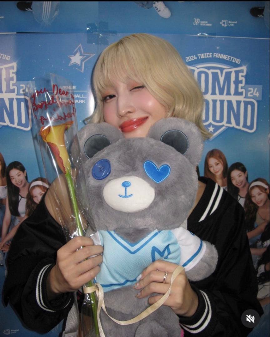 TWICE MOMO PLUSH BAG モモ リュック twice