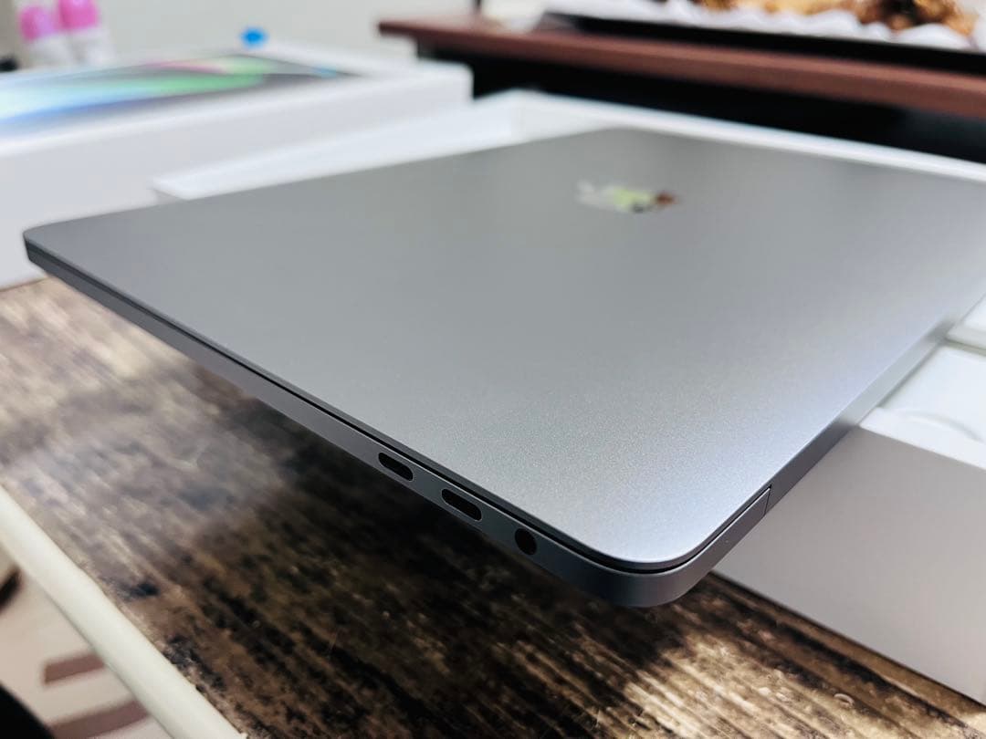 MacBook Pro スペースグレー 本体