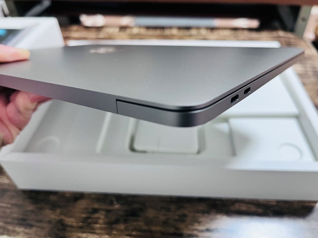 MacBook Pro スペースグレー 本体