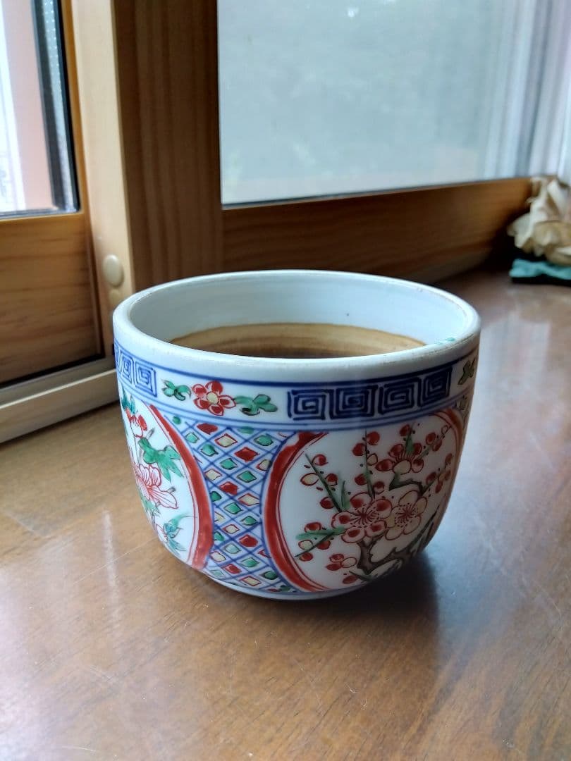 中国陶磁器。赤絵火入れ。三井男爵保有品
