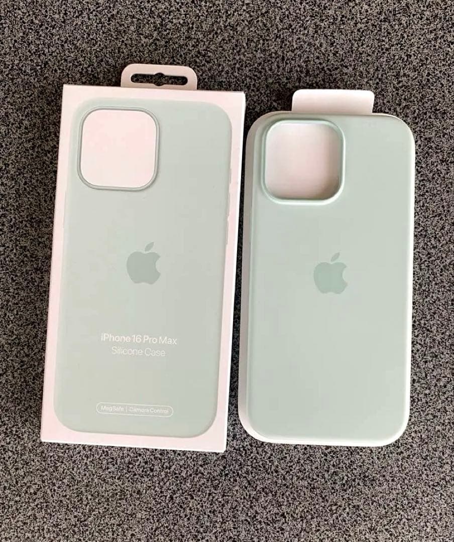 Apple純正　iPhone16ProMax シリコンケース （美品）