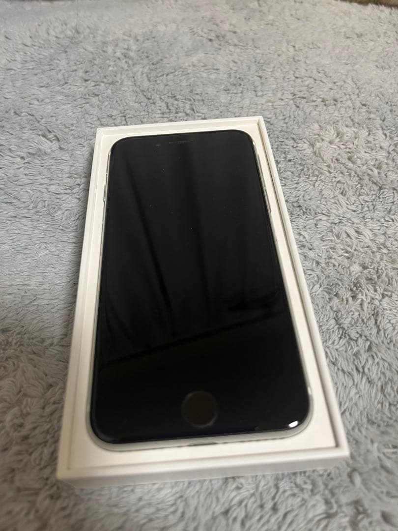 Apple iPhone SE（第2世代）128GB ホワイト