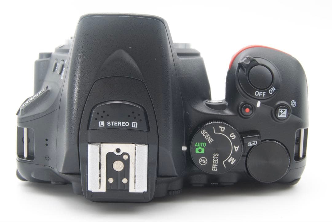 【人気機種Nikon D5600 スマホ転送　Wi-Fi デジタル一眼レフカメラ