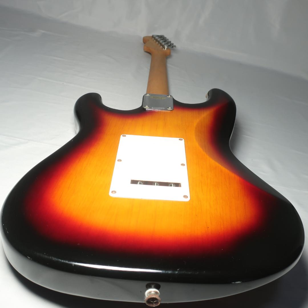 BUSKER'S ストラトキャスタータイプ エレキギター 3トーンブラウン