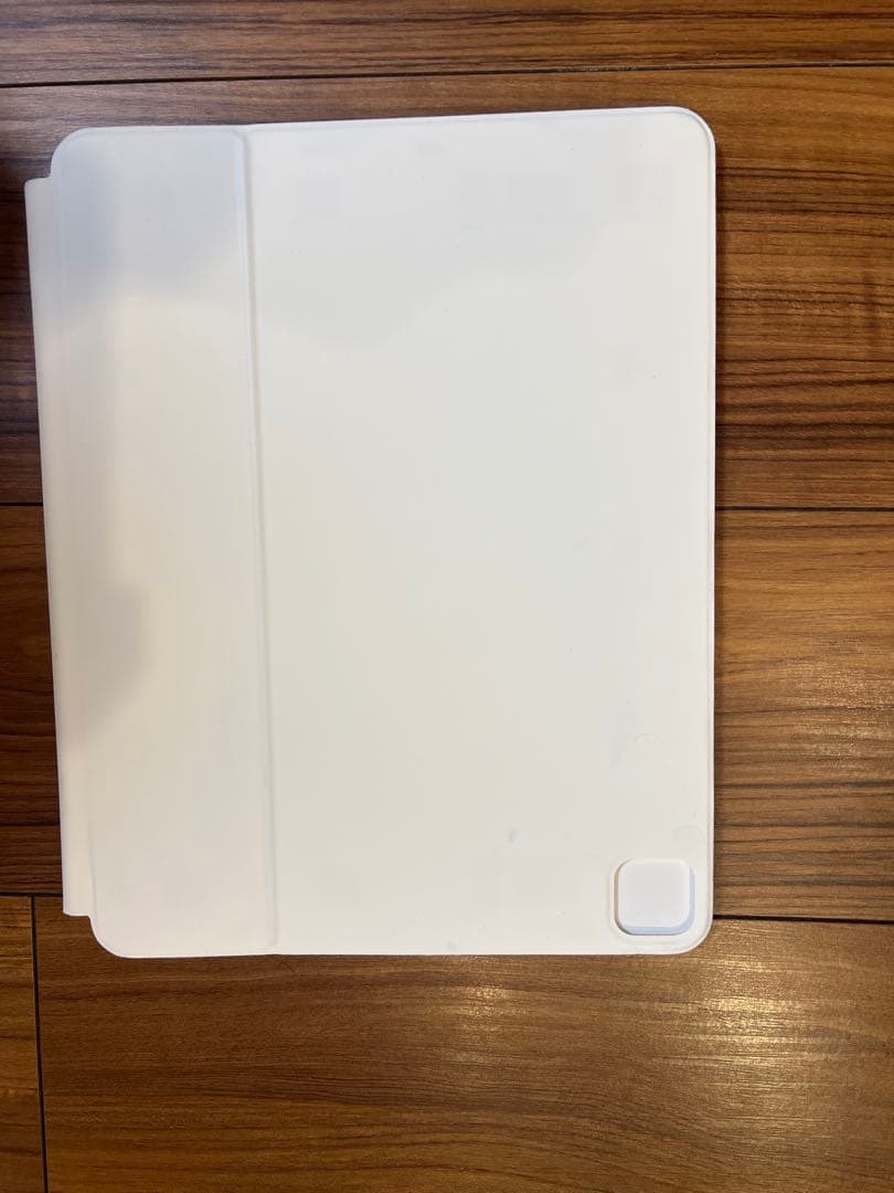 magic key board風カバーケース　美品　ほぼ純正