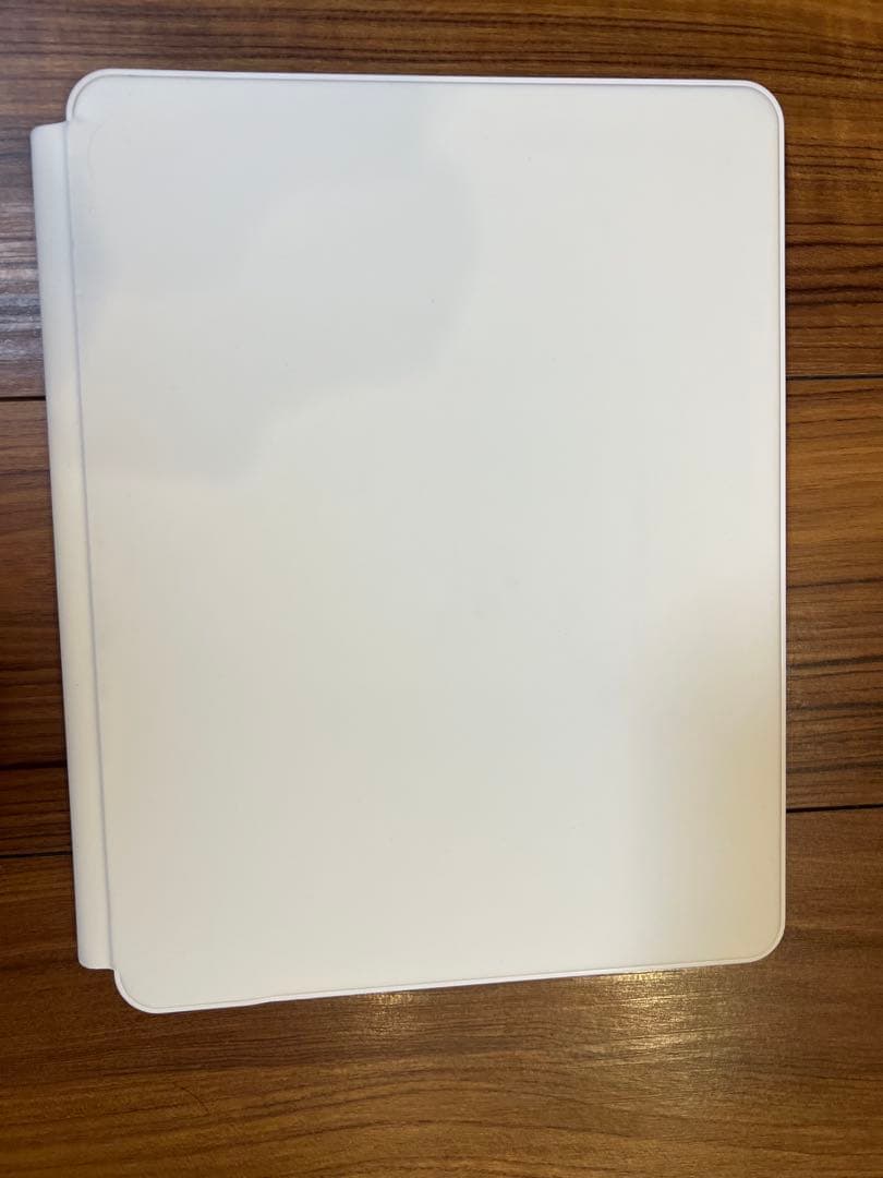 magic key board風カバーケース　美品　ほぼ純正