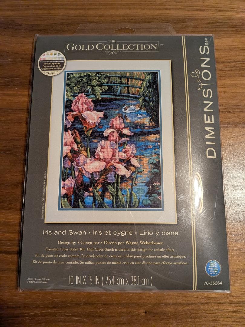 Dimensions Gold Collection 　25.4×38.1cm