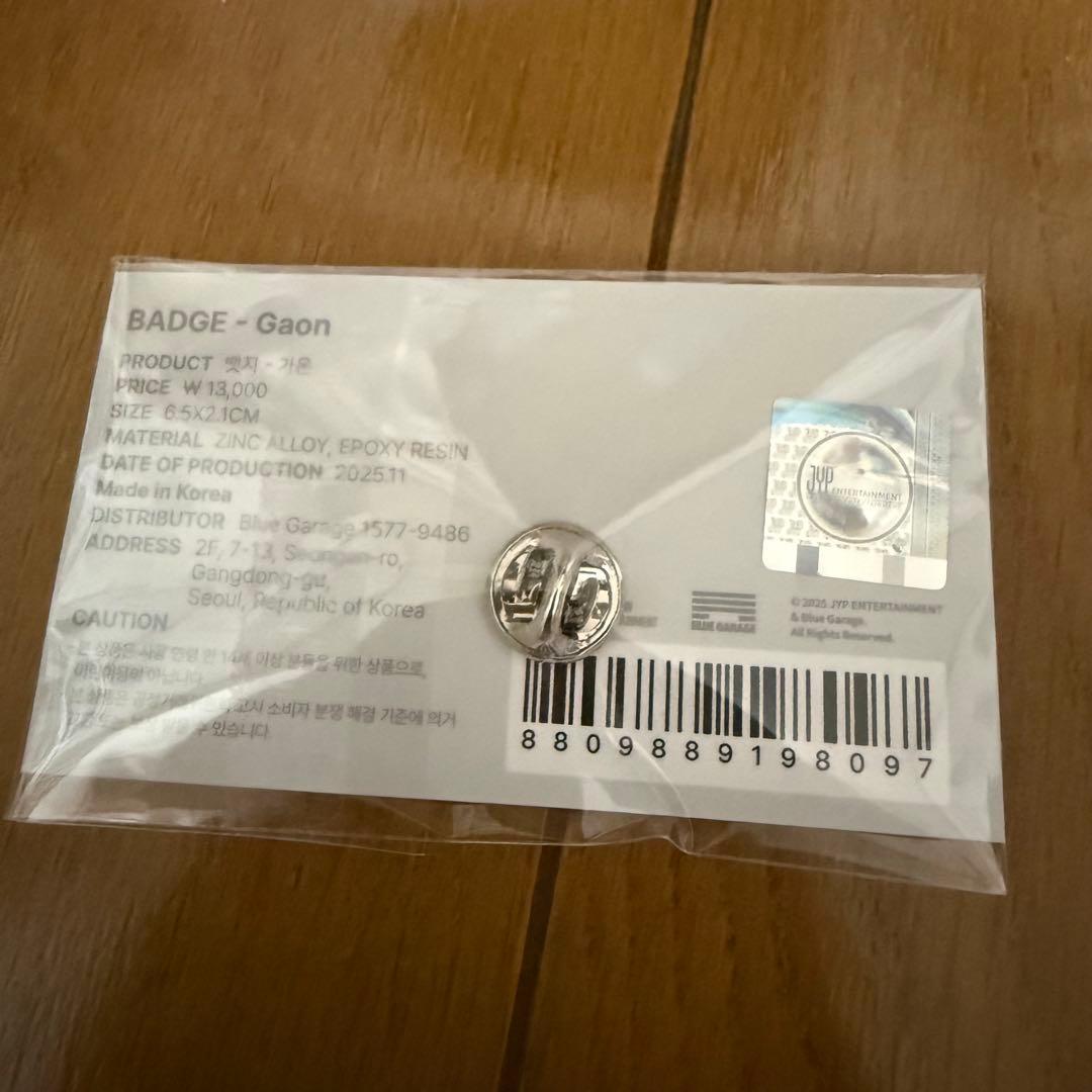 Xdinary Heroes　BADGE　Gaon