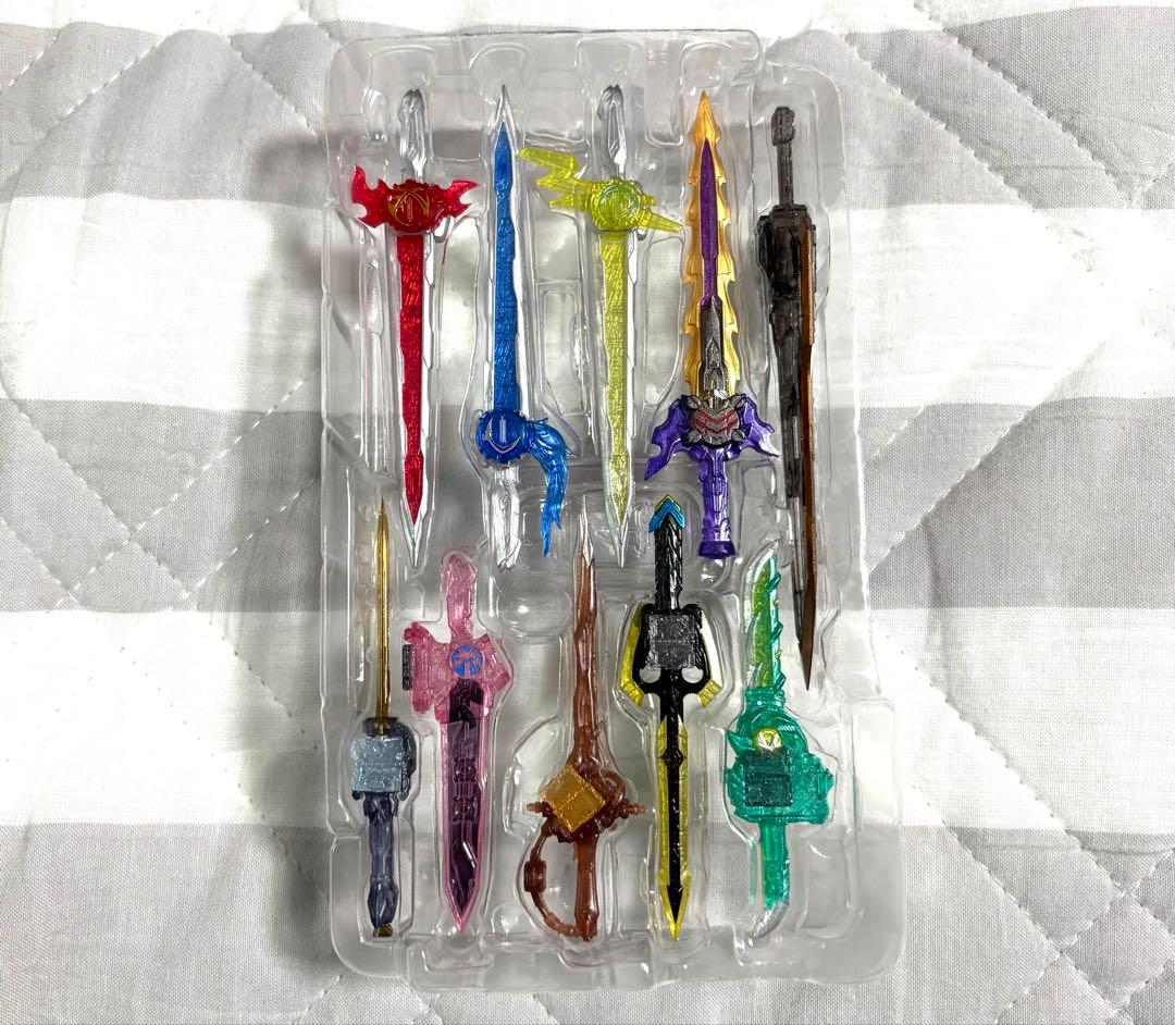 【開封品】S.H.Figuarts 仮面ライダークロスセイバー10聖剣セット