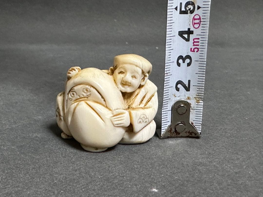 極上　根付　和装小物　古美術品　 置物　彫刻 細密細工　骨董　アンティーク