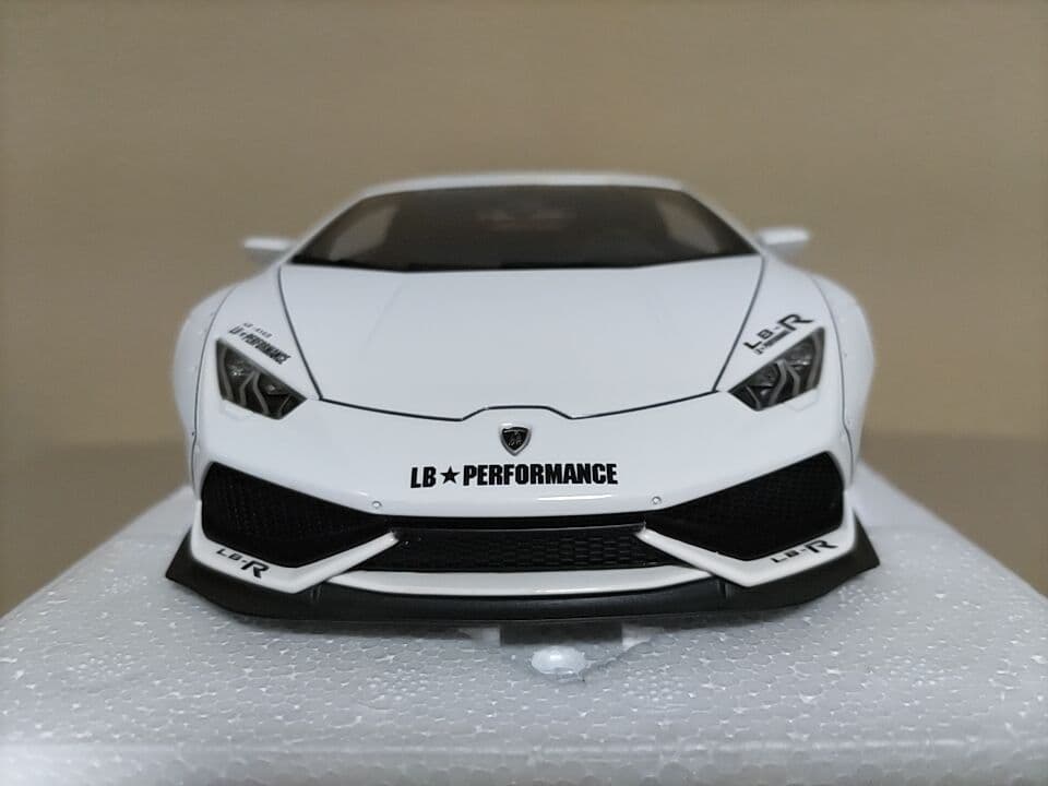 オートアート　Lamborghini Huracan