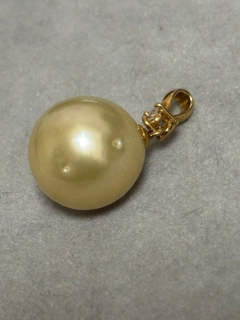 ペンダントトップ　K18 トップ　真珠　パール　12mm ダイヤ