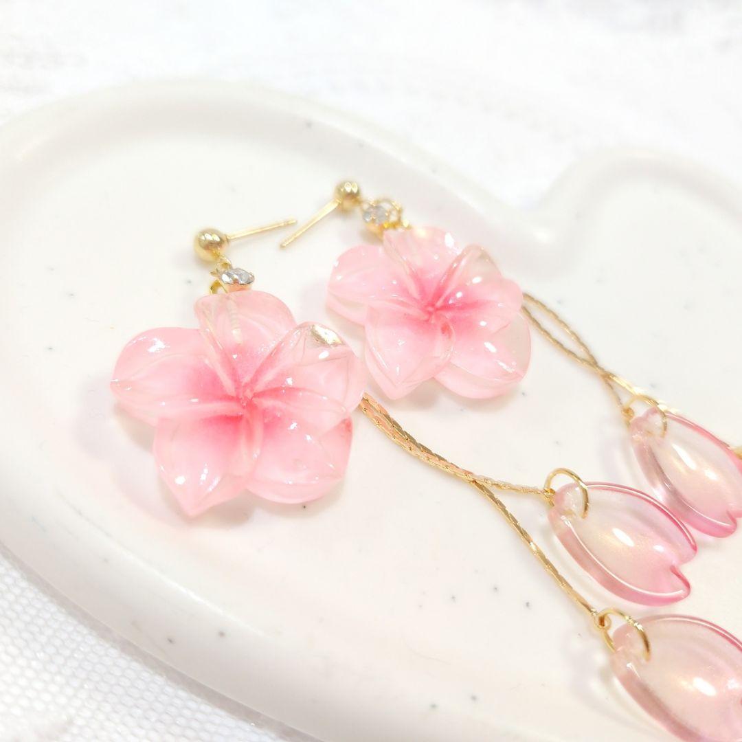 春爛漫❀桜の花びらゆらゆらピアス❀透明感 桜ピンク❀大人可愛い❀