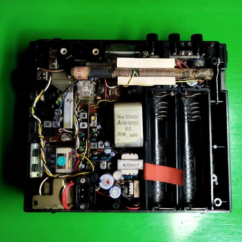 National　BCLラジオ　RF-888（クーガ）