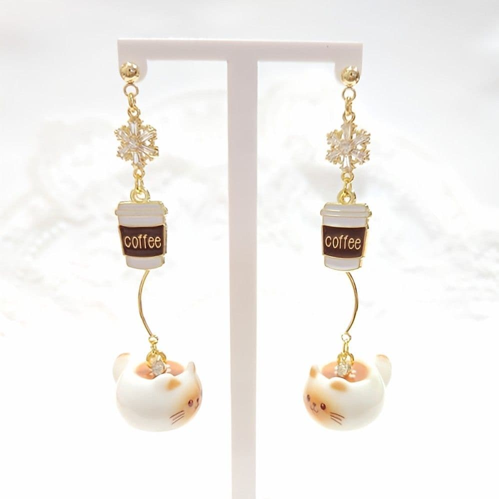 ジルコニア 雪の結晶 猫ちゃんカップ コーヒー 冬 ゆらゆら ピアス