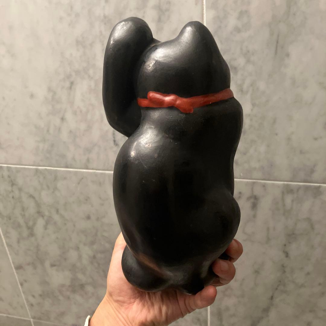 ビンテージ　ウインクをするユニークでキュートな招き猫ちゃん