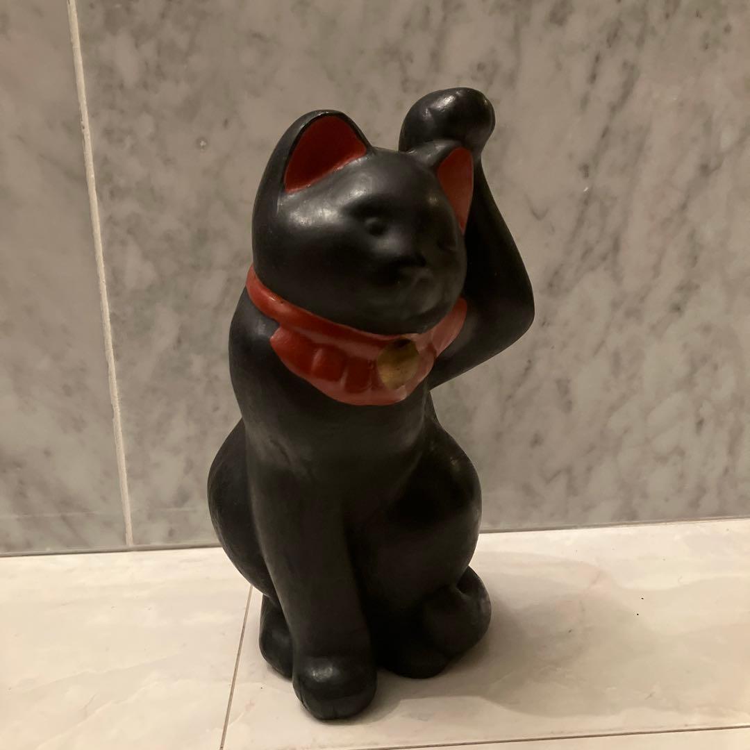 ビンテージ　ウインクをするユニークでキュートな招き猫ちゃん