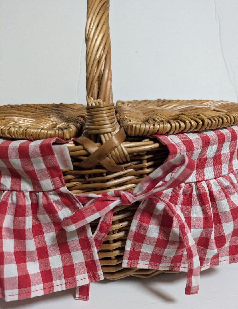 シャーリーテンプル　ウィッカーバスケット 赤白ギンガムチェック