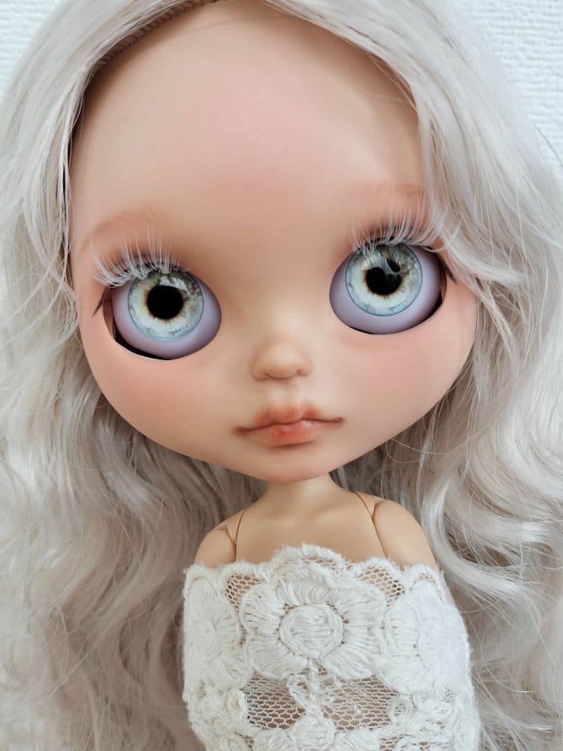 カスタムアイシードール　褐色