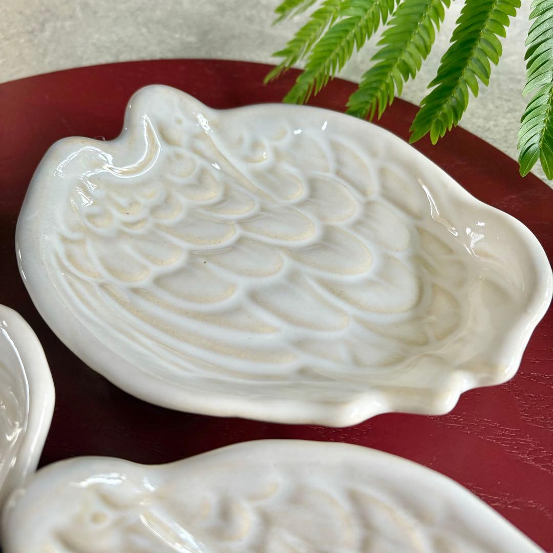 赤膚焼　銘々皿　2枚セット　大塩昭山　鶴　高級品　鳥　作家　器　三つ足　白　ツル