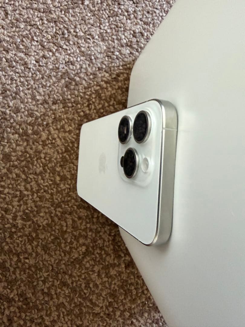 Apple iPhone 15 Pro 本体