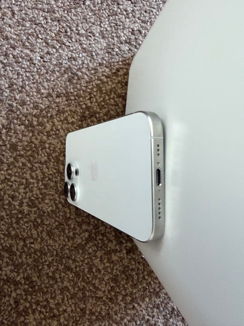 Apple iPhone 15 Pro 本体