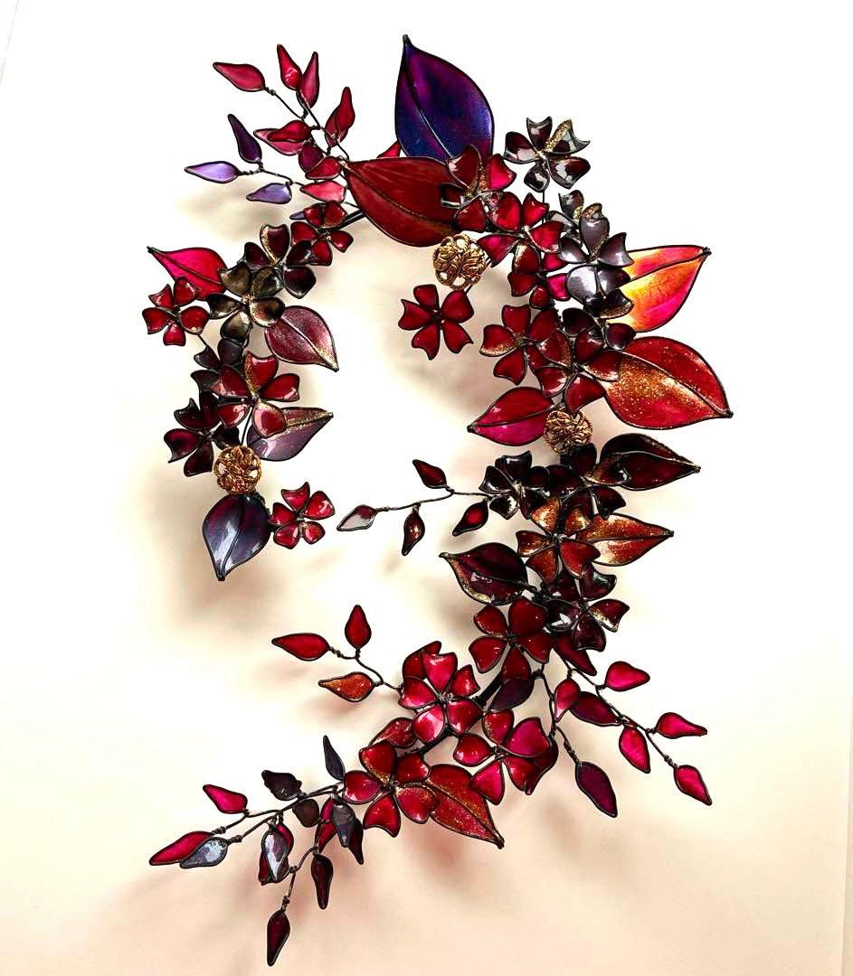 ルビーレッド大きなボタニカルリース　ワイヤークラフト　ディップアート　アート
