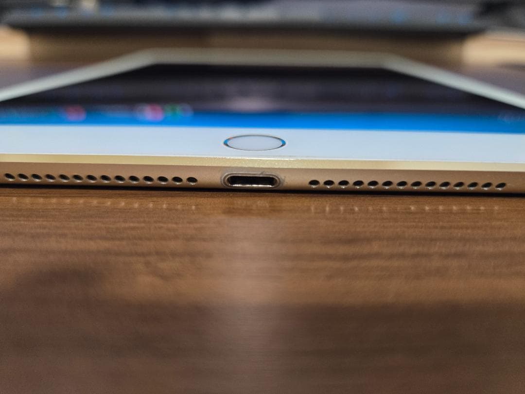 【JUNK】iPad Air2 Cellular 64GB ゴールド