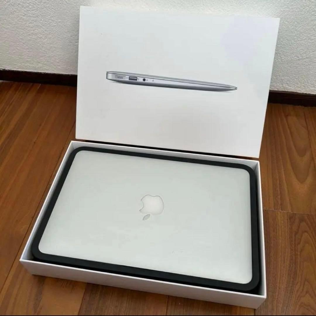 【化粧箱付き】 MacBook Air 11インチ MD224J/A 充電器付き