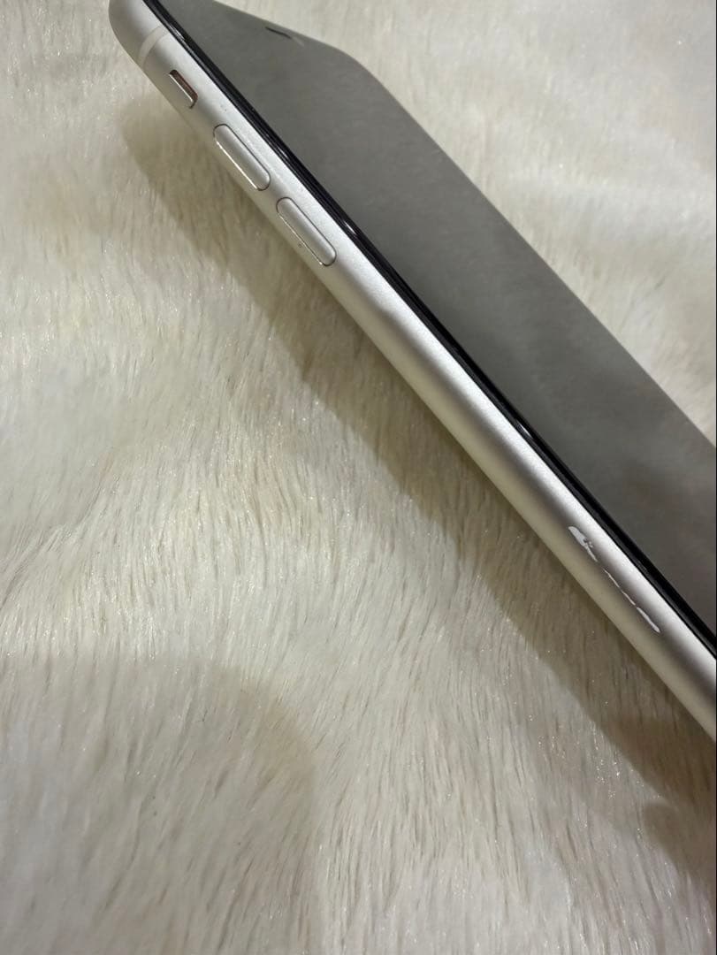 iPhone11 128GB ホワイトSIMフリー バッテリー69%