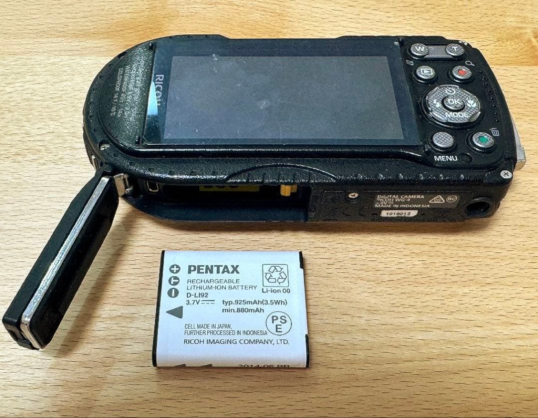 RICOH WG-4 デジタルカメラ USBケーブル、バッテリー付