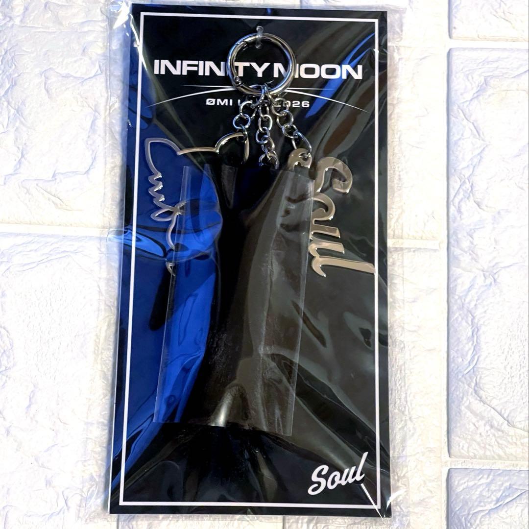 ØMI INFINITYMOON チャーム