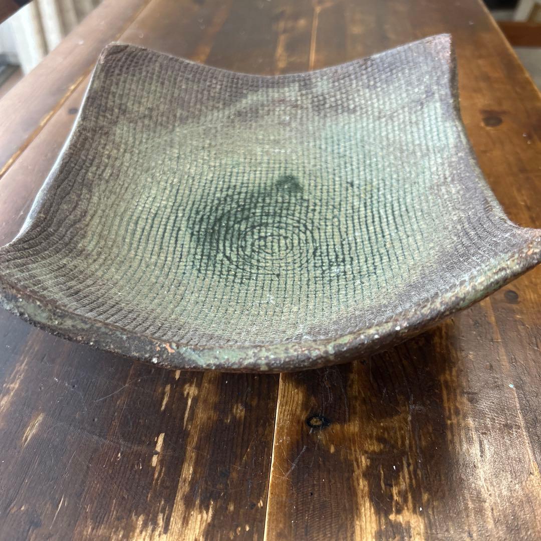作家　陶芸作家　織部　四つ足　手捻り　大鉢