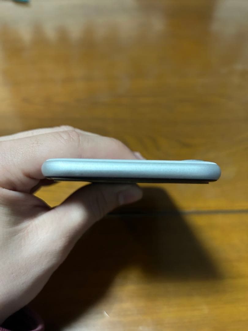iPhone se2 ホワイト