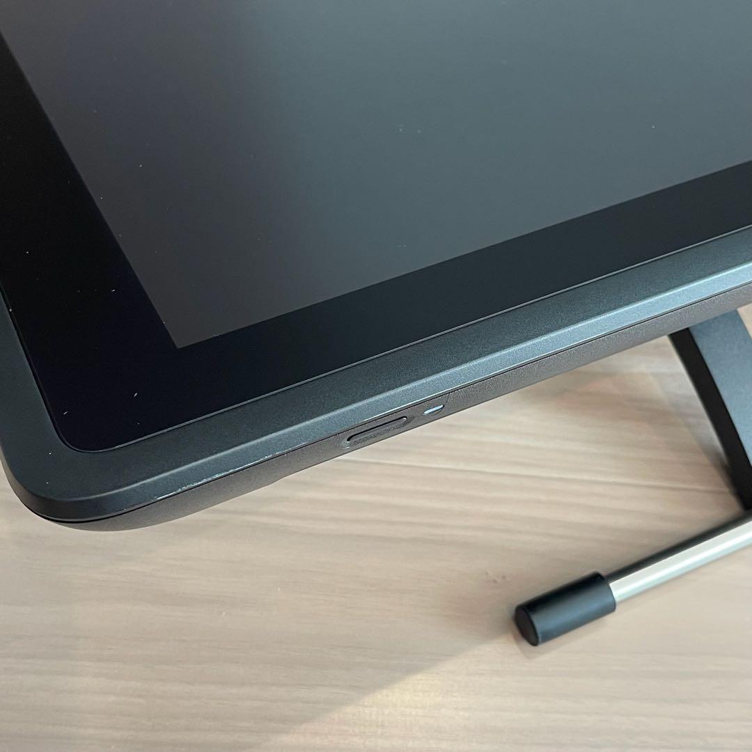 Wacom Cintiq 22 FHD DTK2260 ワコム　液タブ