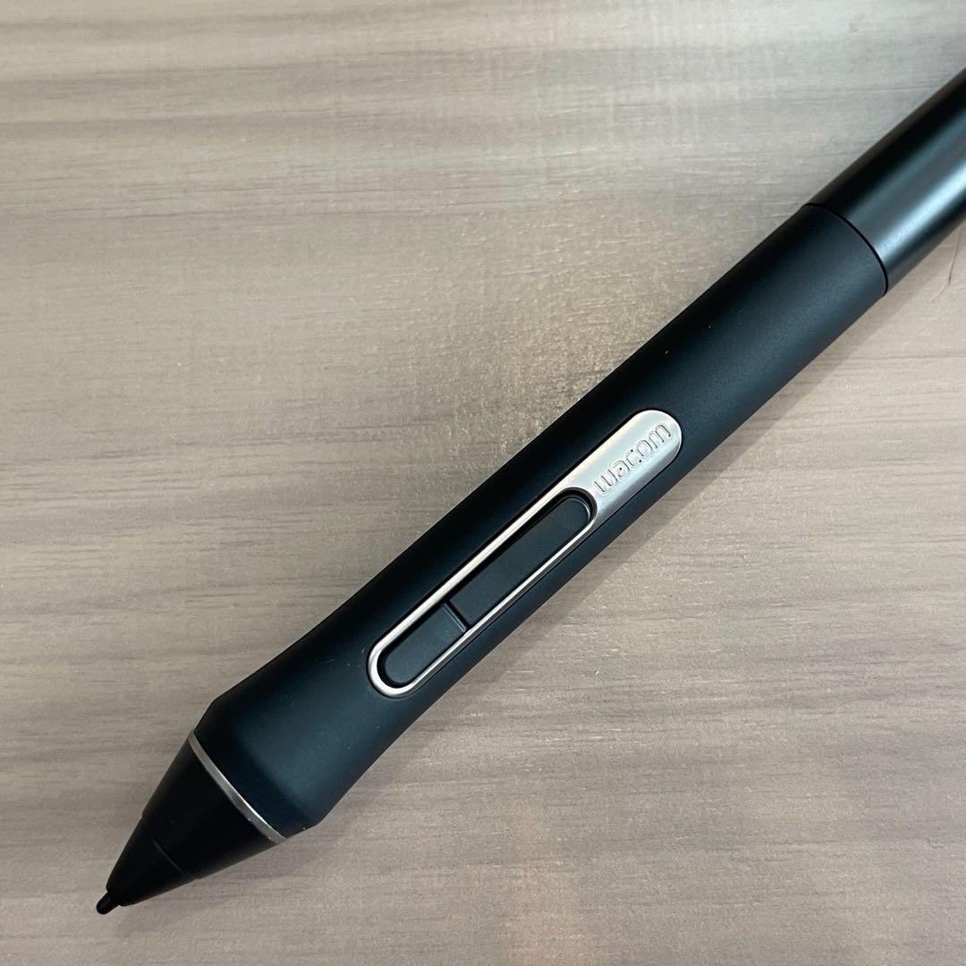 Wacom Cintiq 22 FHD DTK2260 ワコム　液タブ
