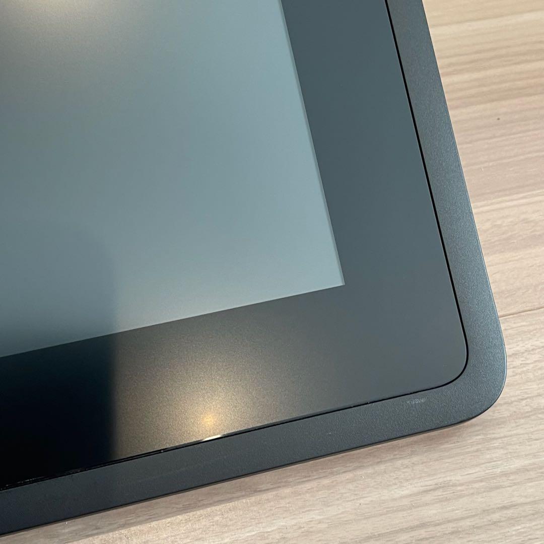 Wacom Cintiq 22 FHD DTK2260 ワコム　液タブ