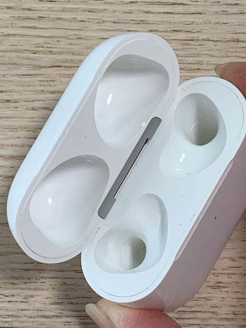 Q27 AirPods 第3世代 本体 ホワイト 充電ケース付き
