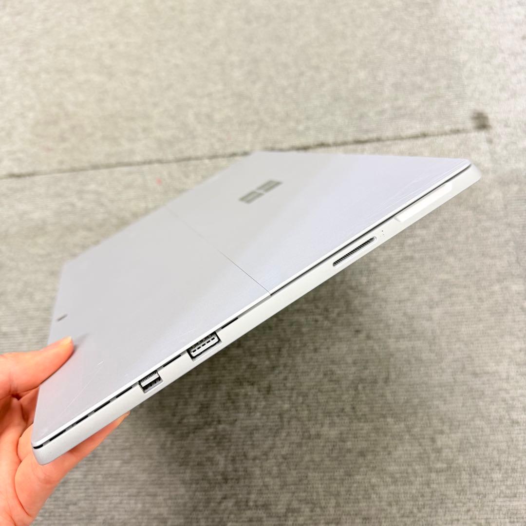 Windowsタブレット本体 Surface Pro 5 4GB / 128GB SSD / LTE