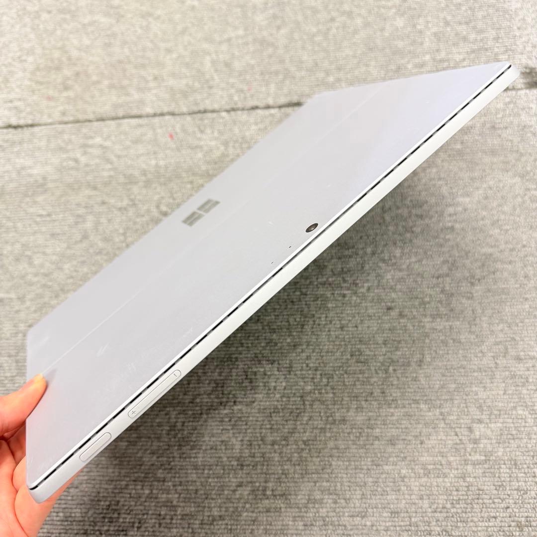 Windowsタブレット本体 Surface Pro 5 4GB / 128GB SSD / LTE